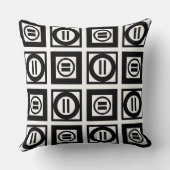 白黒の幾何等号パターン クッション (裏面)