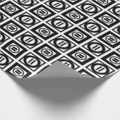 白黒の幾何等号パターン ラッピングペーパー (角)