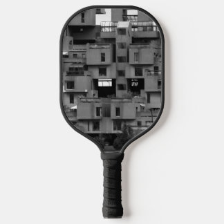 白黒の建築 ピックルボールラケット