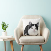 白黒の思慮深い子ネコの装飾用クッション クッション (椅子)