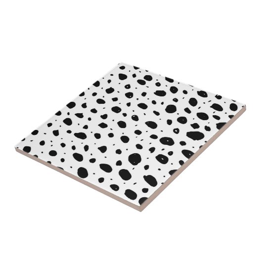 白黒の手塗りの水彩画の水玉模様 タイル (側面)