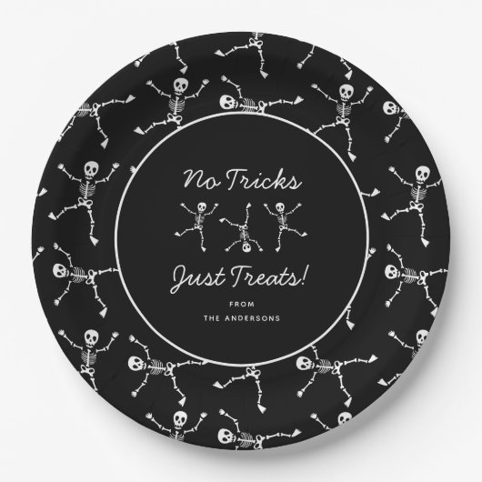 白黒の手書きスケルトンのハロウィーン ペーパープレート (正面)