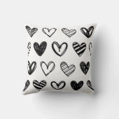 白黒の手書きハート愛 クッション (裏面)