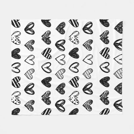 白黒の手書きハート愛 フリースブランケット (正面(横))