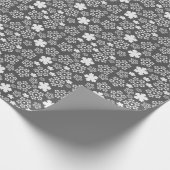 白黒の星と雪片の冬のパターン ラッピングペーパー (角)