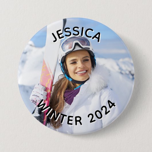 白黒の曲線の文字家族の写真 缶バッジ (正面)