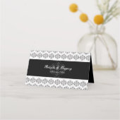 白黒の書道ヴィンテージダマスコウェディング プレイスカード (裏面)