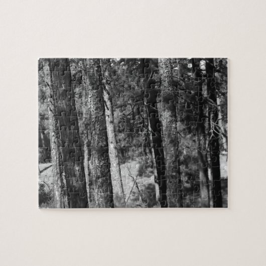 白黒の木々すべてのまわりにパズル ジグソーパズル (横)