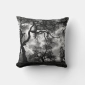 白黒の木々を忘れない クッション (正面)
