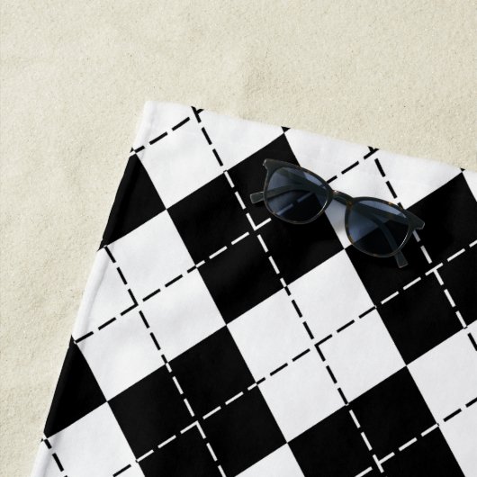 白黒の格子縞とアーガイルモノグラムの ビーチタオル (インサイチュ)