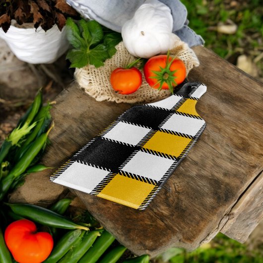 白黒の格子縞チェック カッティングボード