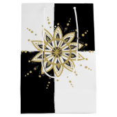 白黒の正方形金ゴールドと金ゴールドモダン曼荼羅 ミディアムペーパーバッグ (裏面)