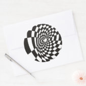 白黒の歪められたチェッカーボード ラウンドシール (封筒)
