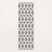 白黒の民族イカットの幾何学的パターン ヨガマット (正面)