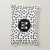 白黒の水彩筆跡モノグラム アクセントクッション (裏面(縦))