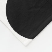 白黒の水玉模様とストライプ毛布 フリースブランケット (角)