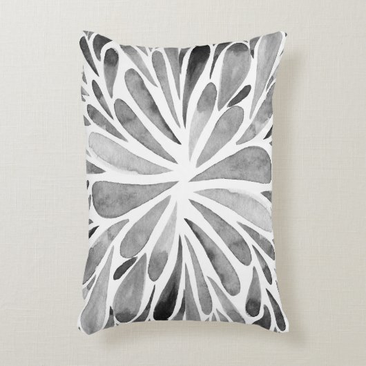 白黒の水色抽象芸術フローラバースト アクセントクッション (正面(垂直))
