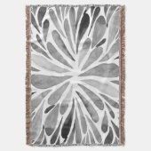 白黒の水色抽象芸術フローラバースト スローブランケット (正面縦)