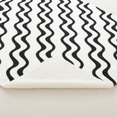 白黒の波紋ストライプのパターン シェルパブランケット (3/4)