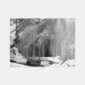 白黒の滝凍ってい フリースブランケット (正面(横))