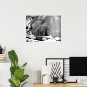 白黒の滝凍ってい ポスター (ホームオフィス)