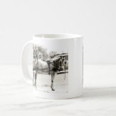 白黒の灰色のアミの馬 コーヒーマグカップ (正面左)
