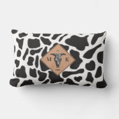 白黒の牛の斑点の動物のパターンのモノグラム ランバークッション (正面)