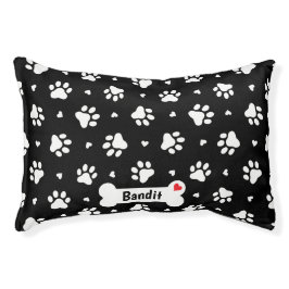 白黒の犬の手のプリントとハートパターン