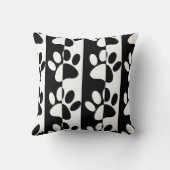 白黒の犬の手足とストライプ クッション (裏面)