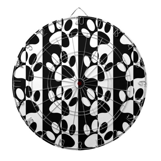 白黒の犬の手足とストライプ ダーツボード (正面)