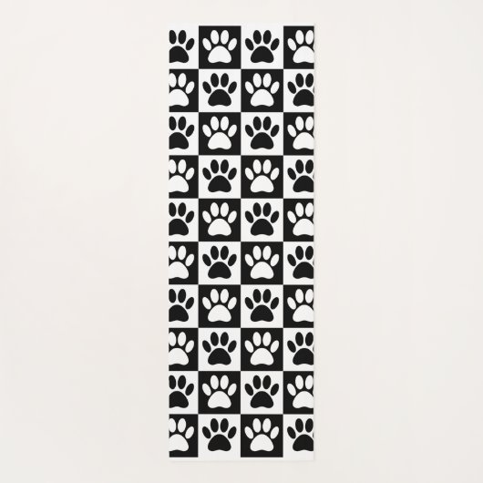 白黒の犬の足跡が四角形に印刷される ヨガマット (裏面)