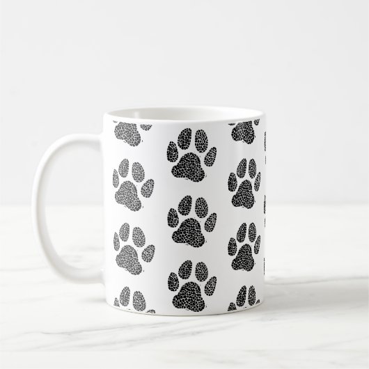 白黒の犬の足跡リノカット コーヒーマグカップ (左)