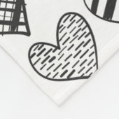 白黒の猫とハート フリースブランケット (角)