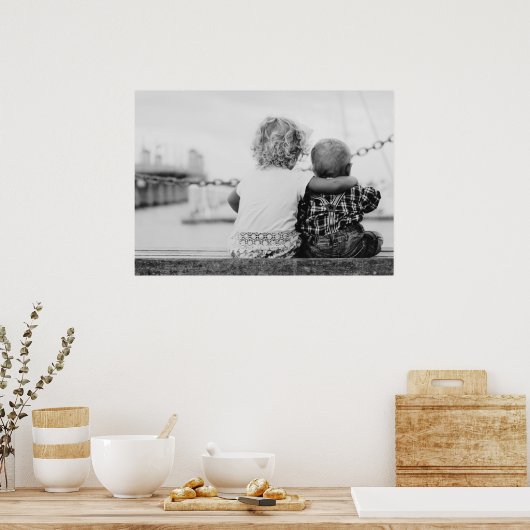 白黒の男の子と女の子の写真… ポスター (キッチン)