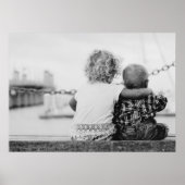 白黒の男の子と女の子の写真… ポスター (正面)