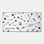 白黒の矢印とハート デスクマット (正面)