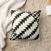 白黒の矢印ダイヤモンドの幾何学的パターン クッション (ブランケット)