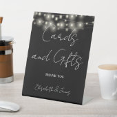 白黒の糸がカードやギフトに光る 台座サイン (インサイチュ)