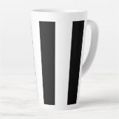 白黒の縦型ストライプのコーヒーマグ カフェラテマグ (右アングル)