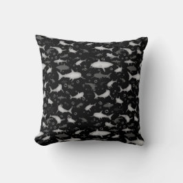 白黒の繰り返しモチーフ |サメのパターン クッション