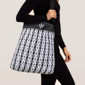 白黒の美しい幾何学的パターン クロスボディバッグ (クローズアップ)