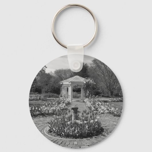 白黒の美しい花園 キーホルダー (正面)