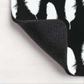 白黒の羽 マウスパッド (コーナー)