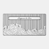 白黒の花とストライプ文字 デスクマット (正面)