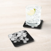 白黒の花のクローズアップ コースター (右側)
