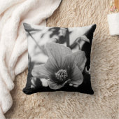 白黒の花の写真 クッション (ブランケット)