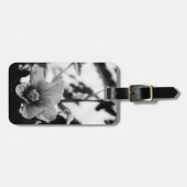 白黒の花の写真 ラゲッジタグ (正面横)
