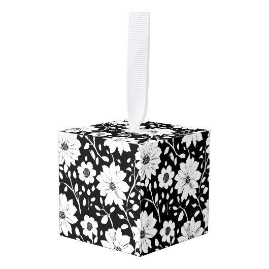 白黒の花シンプル継ぎ目模様 キューブオーナメント (正面アングル)