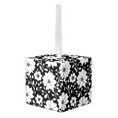 白黒の花シンプル継ぎ目模様 キューブオーナメント (裏面アングル)