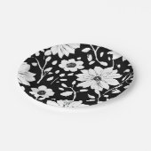 白黒の花シンプル継ぎ目模様 ペーパープレート (アングル)